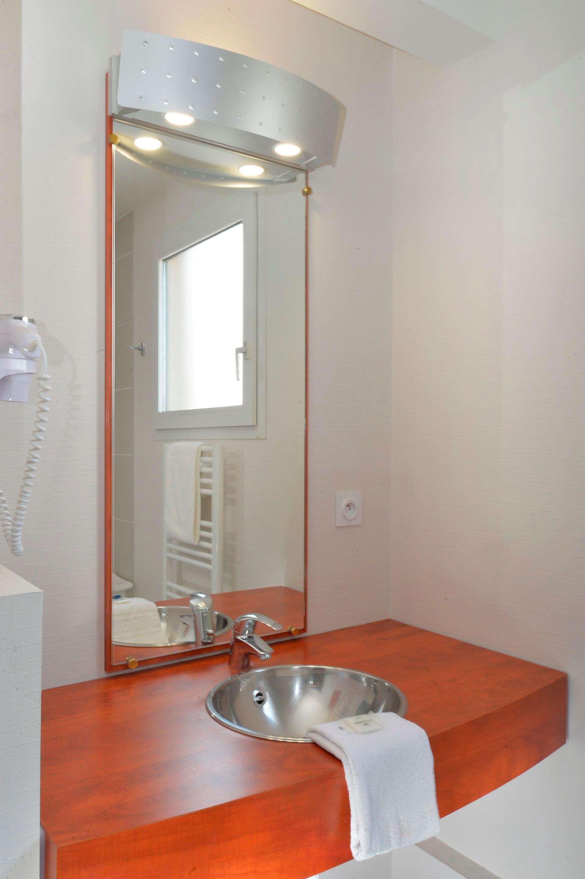 Hotel Brit Orleans St Jean De Braye - L'antares 3*